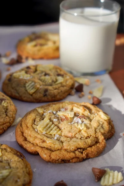 Salty Sweet Cookies with Chocolate and Potato Chips