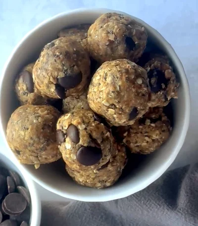 Peanut Butter Date Energy Bites
