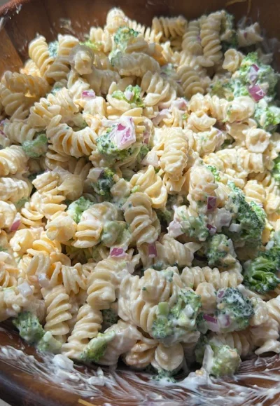Creamy High Protein Broccoli Cheddar Pasta Salad
