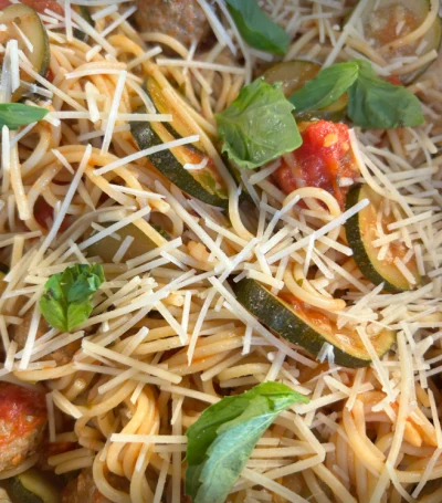 Summer Spaghetti with Meatballs and Zucchini