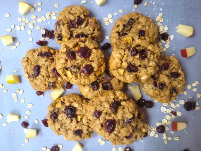 Apple Cranberry Oatmeal Cookies (Vegan)