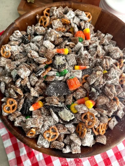 Halloween Muddy Buddies / Puppy Chow