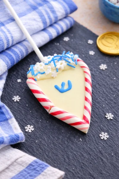 Chocolate Peppermint Dreidel Pops