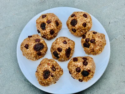 Cinnamon Raisin Energy Bites