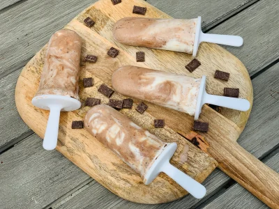 Vanilla+Chocolate Swirl Popsicles
